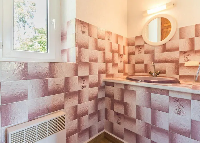 Maison Calme 3 Proche Avec Jardin Clos Et Parking à - Fr-1-306-1065